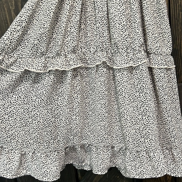 Jessica Simpson Tiered Ruffle Dress M Black White Animal Print Boho Neutral Mini - Picture 7 of 9